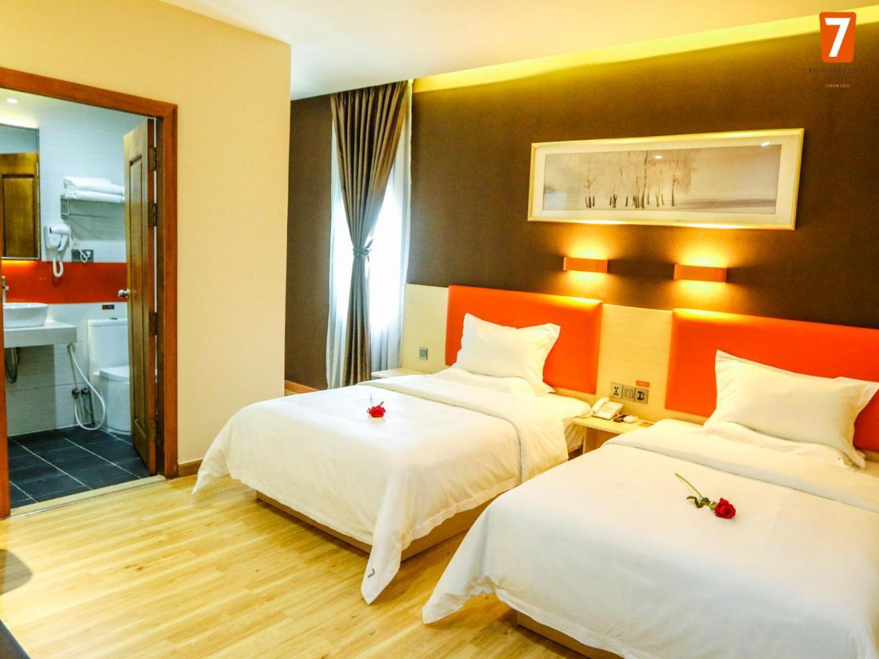 7 Days Premium Hotel Phnom Penh Exterior photo