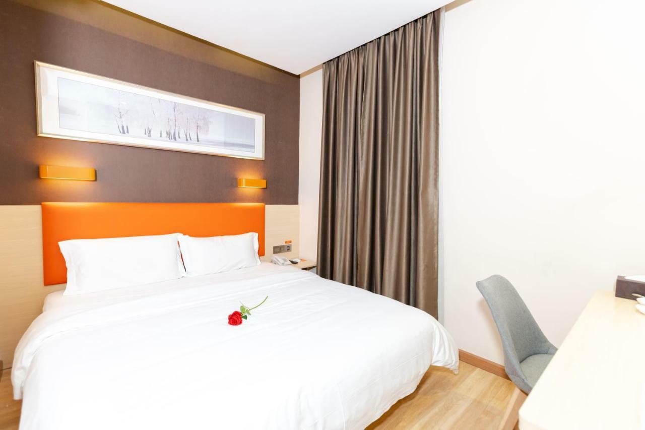 7 Days Premium Hotel Phnom Penh Exterior photo