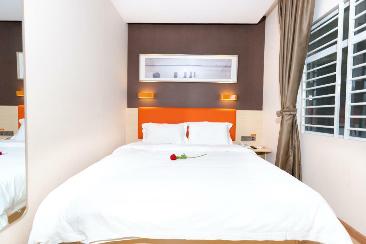 7 Days Premium Hotel Phnom Penh Exterior photo