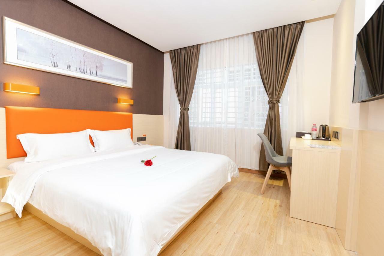 7 Days Premium Hotel Phnom Penh Exterior photo